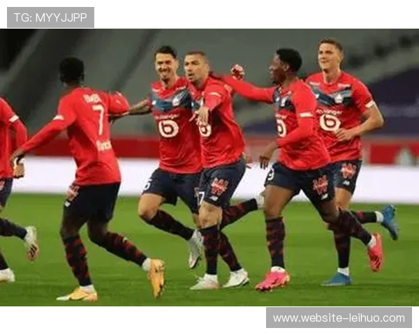 科莫主场强势冲击欧战 维罗纳艰难保级面临考验